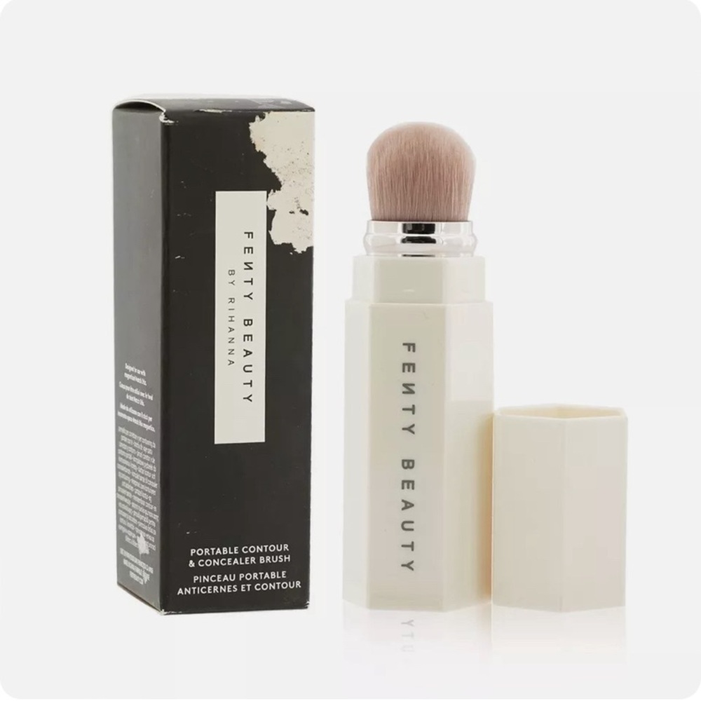 Derby Beauty | NIB Portable Contour + Concealer Brush 150